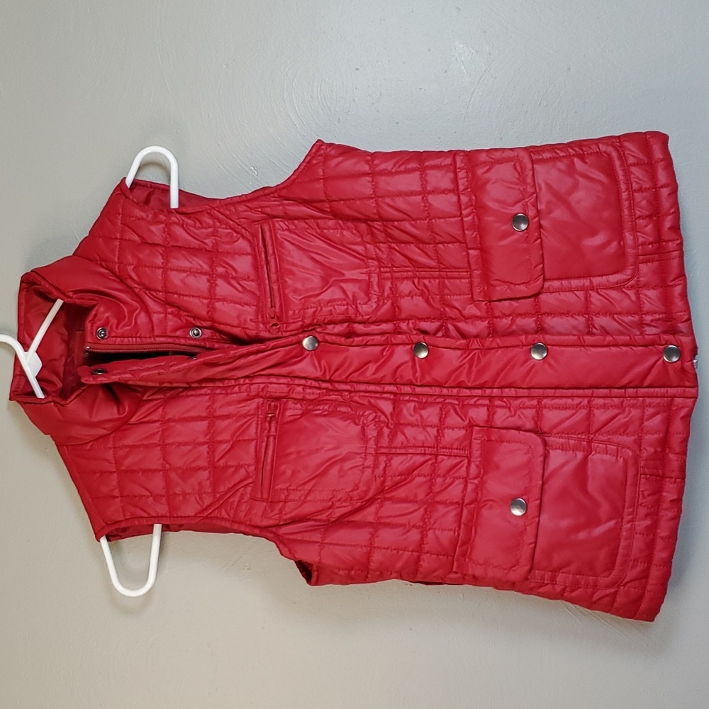 The Limited women's red puffer vest. Red, size small.